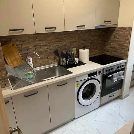 Refurbished In A Quiet Area Lejlighed *